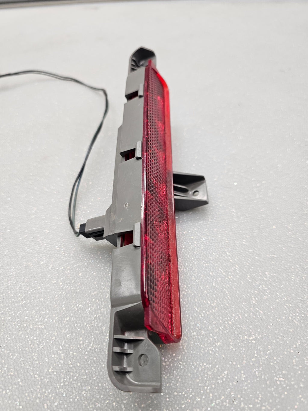 🔥2008-2012 Chevy Malibu Rear High Mount Third Brake Light Lamp Assembly Chrome
