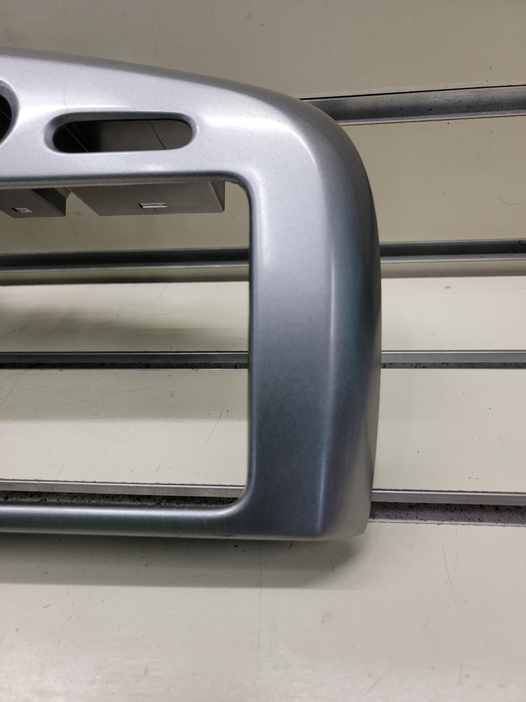🔥2003-2008 Toyota MATRIX / Pontiac VIBE Center Dash Radio Bezel Trim Silver B26