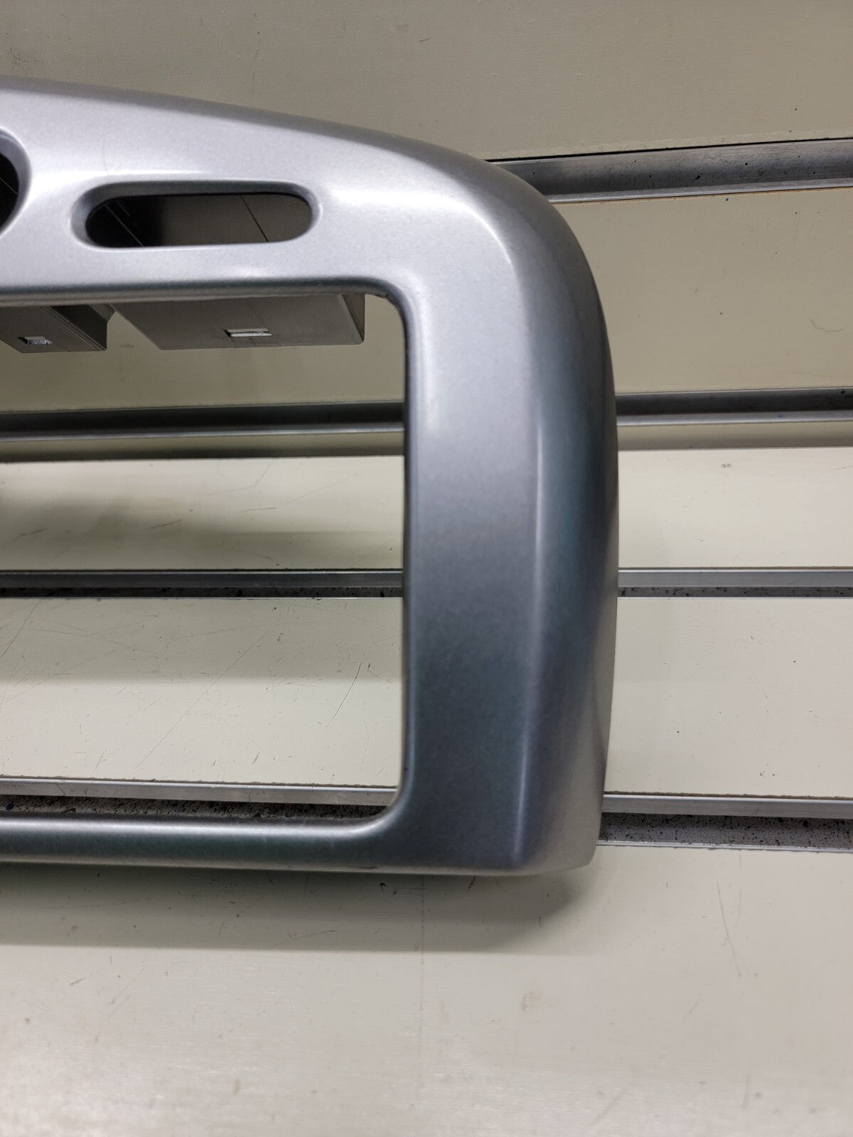 🔥2003-2008 Toyota MATRIX / Pontiac VIBE Center Dash Radio Bezel Trim Silver B26