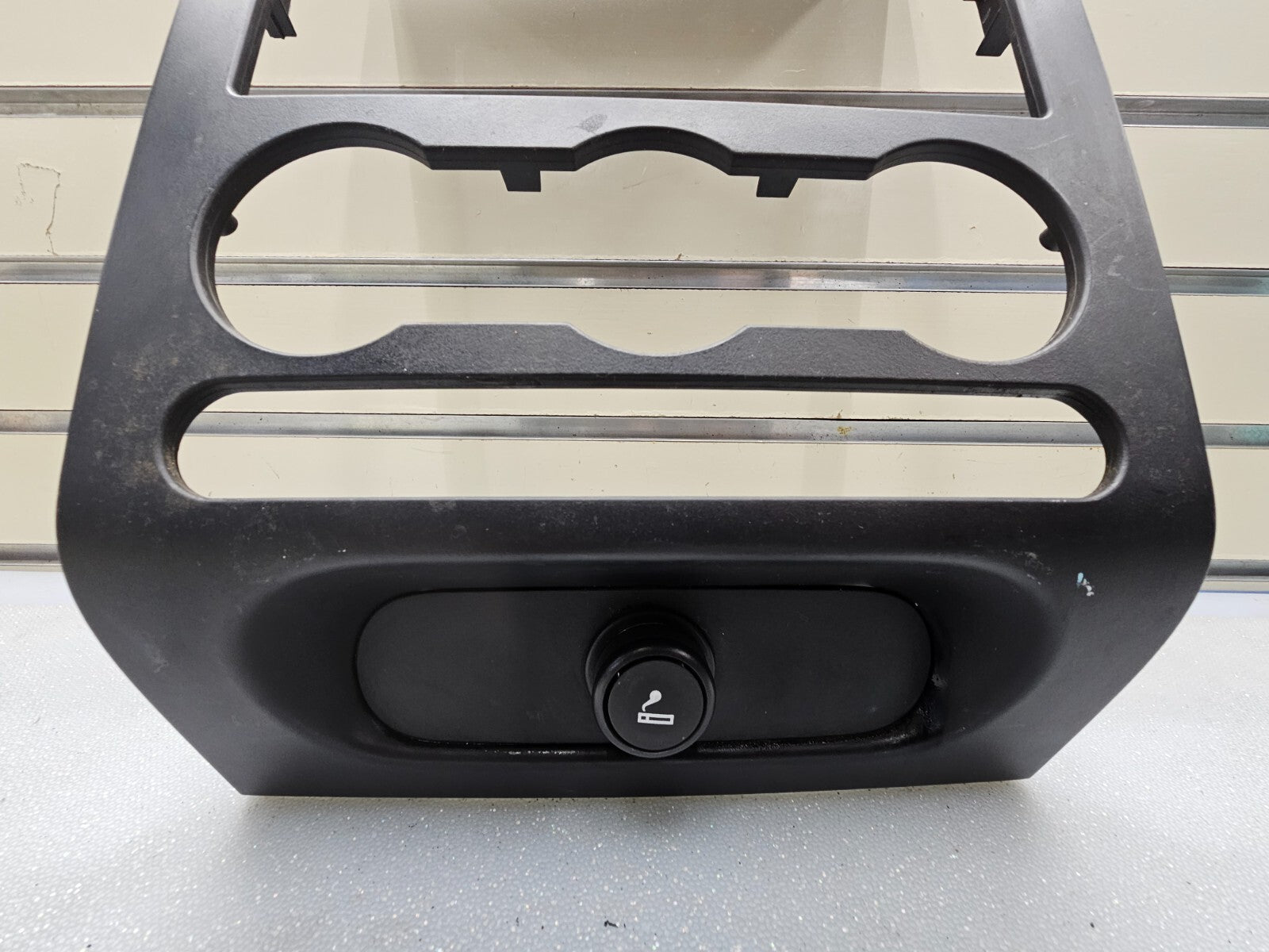 04-08 Ford F150 Lariat Climate Control Heater &Radio Bezel Dash Trim Black OEM