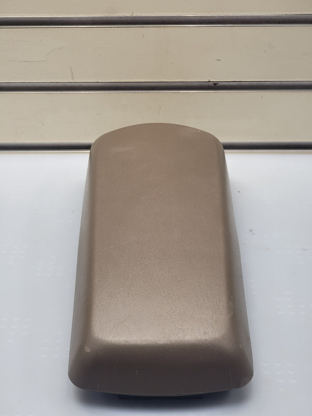 🔥04-07 Chevrolet Malibu Center Console Arm Rest Lid Door Cover OEM Pad TAN