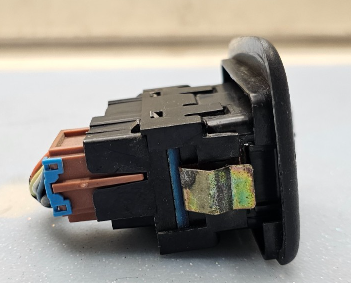 03-06 Silverado Tahoe Suburban Yukon Sierra Right Rear Window Door Switch Black