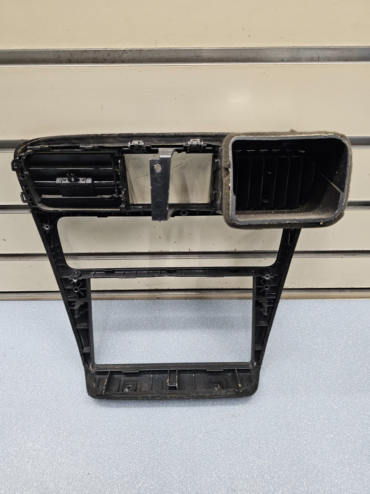 98-02 HONDA ACCORD FRONT CENTER DASH RADIO STEREO CLIMATE BEZEL TRIM PANEL BLACK