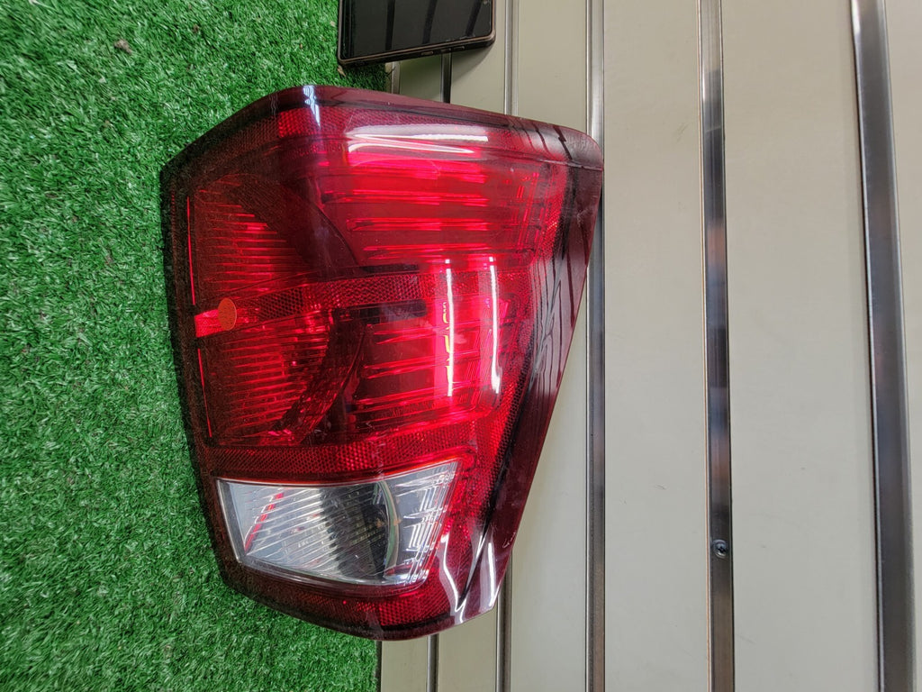 🔥07-10 Jeep Grand Cherokee Tail light Lamp Rear Left Driver Assembly Chrome