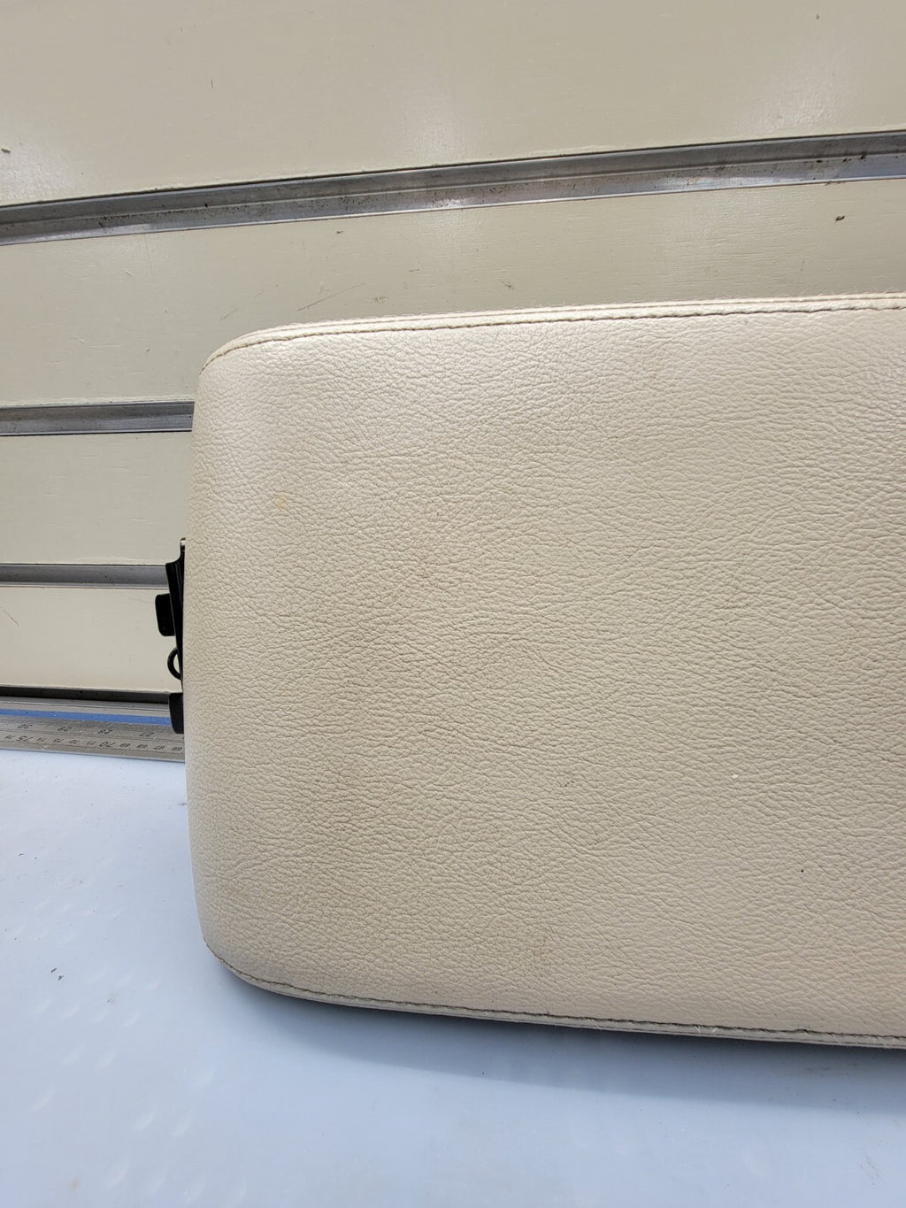 🔥2003-2005 LINCOLN AVIATOR CENTER CONSOLE LID ARMREST TAN