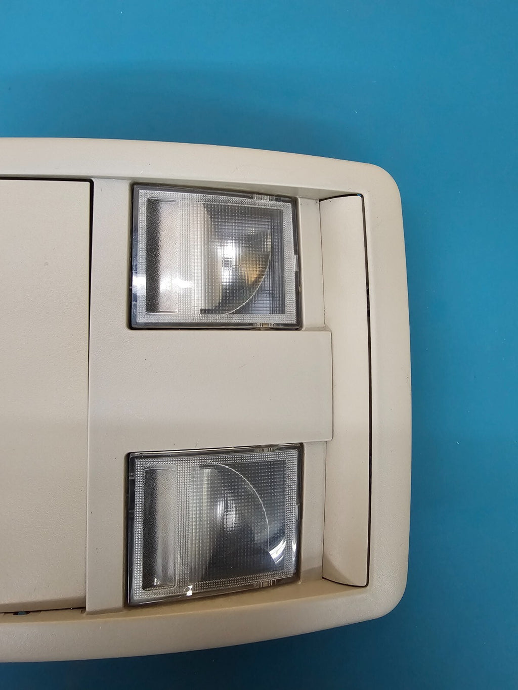 05-10 Jeep Grand Cherokee Overhead Console Dome Map Light Compartment Light GRAY