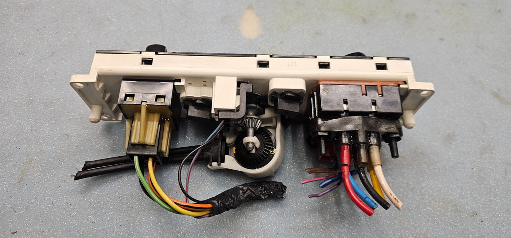 94-00 Ford Mustang Dash A/C Heater Climate Temperature Control Panel Conditioner
