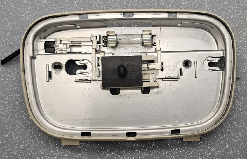 🔥01-07 Escape Mariner Tribute Overhead Console Map Dome Light Lamp Module