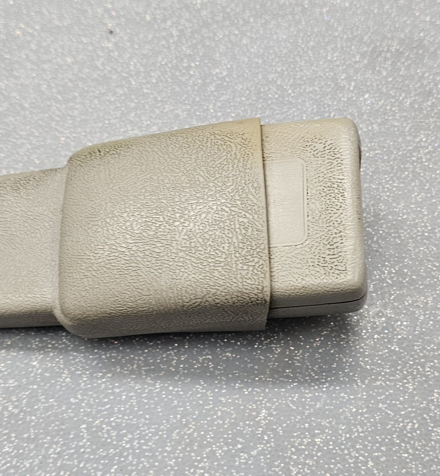 95-99 Tahoe Silverado Yukon Sierra left Driver CK Bucket Seat Belt Buckle Latch