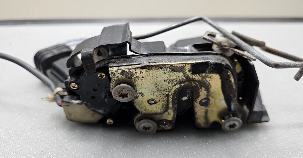 🔥97-01 Toyota Camry Front Left Driver Power Door Lock Actuator Latch Assembly