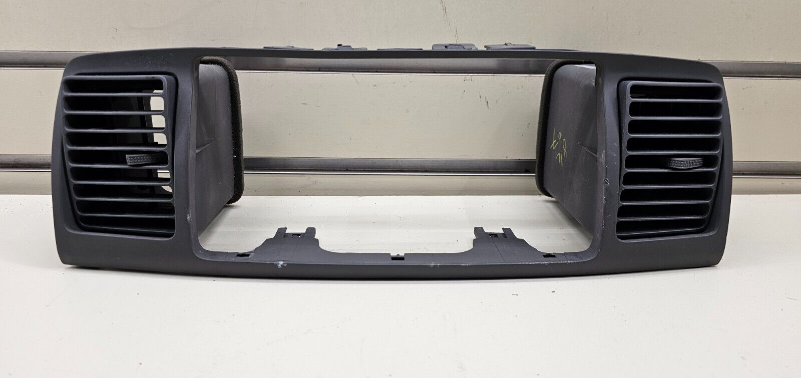 🔥03-08 TOYOTA COROLLA CENTER DASH RADIO STEREO BEZEL TRIM PANEL OEM BLACK B28