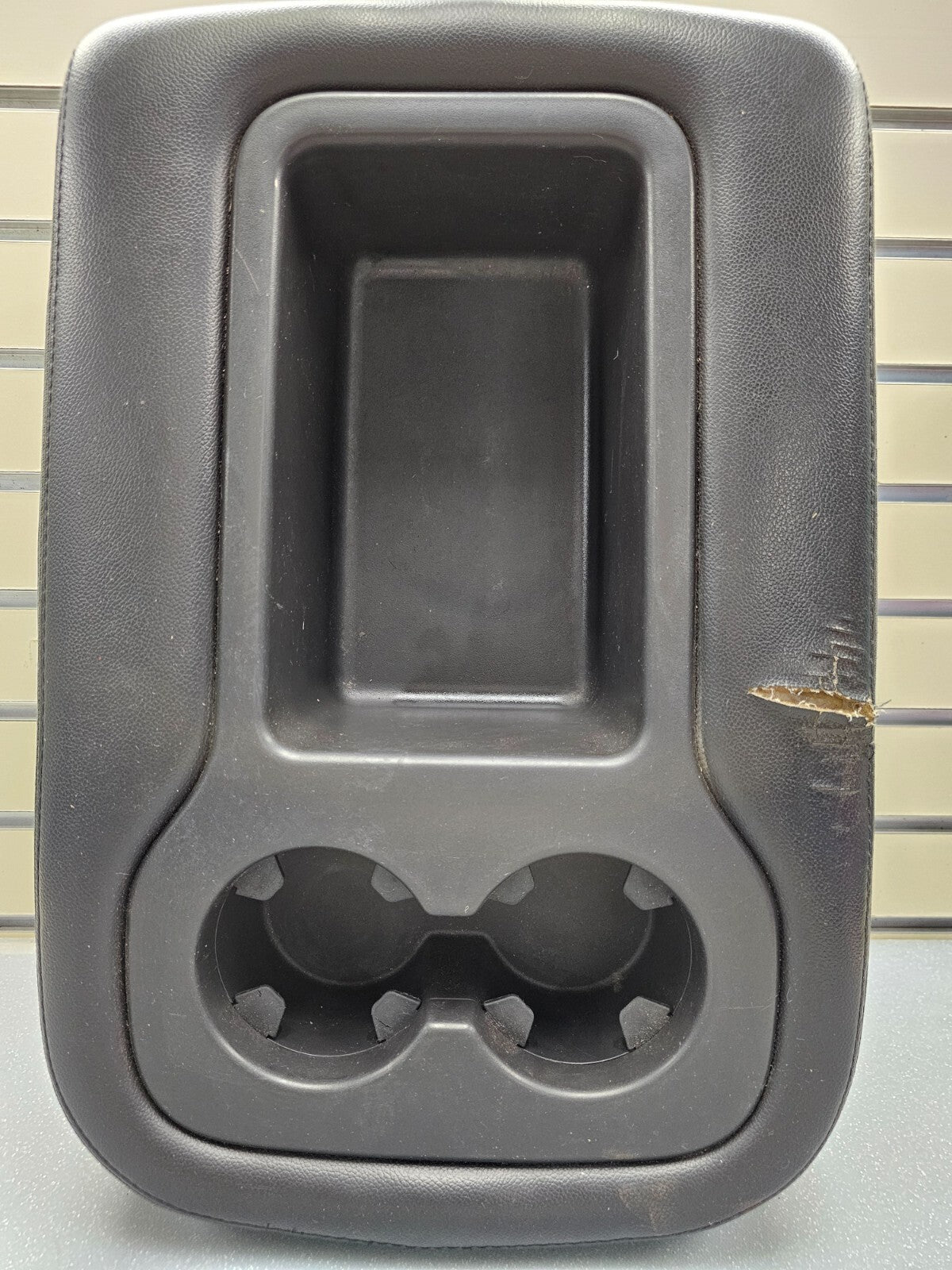 07-13 SILVERADO SIERRA Center Console JUMP SEAT ARM REST Leather/Cloth Black JS5