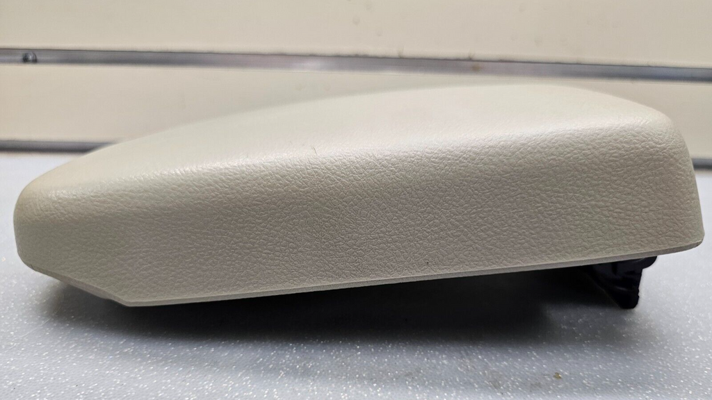 🔥09-13 TOYOTA COROLLA CENTER CONSOLE ARM REST LID TOP PAD COVER LT TAN ASSEMBLY