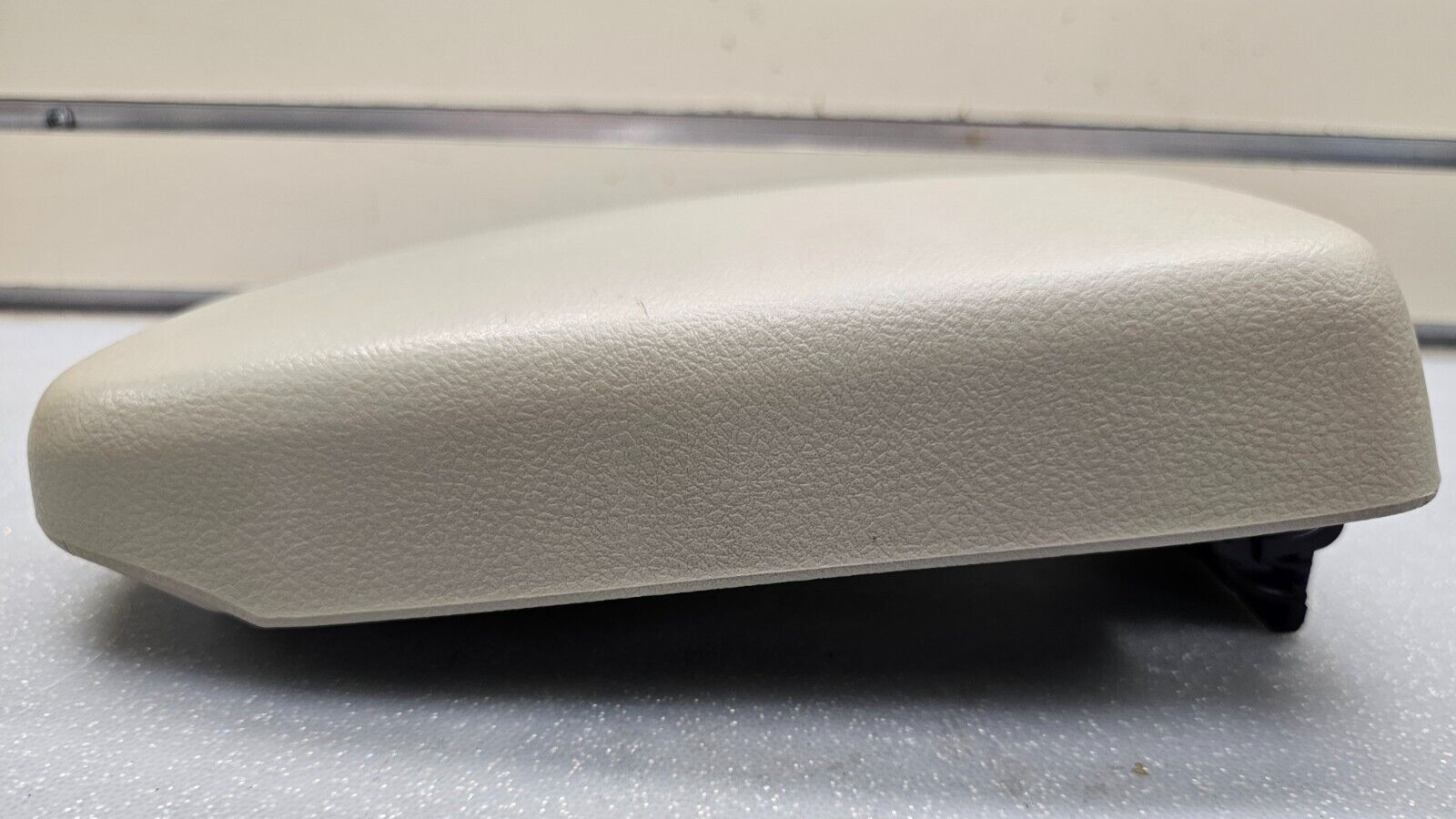 🔥09-13 TOYOTA COROLLA CENTER CONSOLE ARM REST LID TOP PAD COVER LT TAN ASSEMBLY