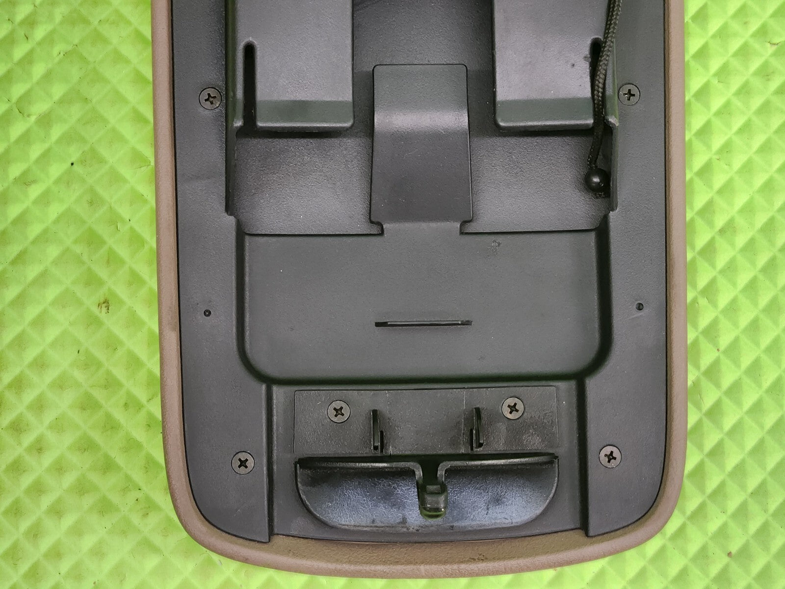 2002-2005 FORD EXPLORER Mercury Mountaineer Armrest Assembly DARK GRAY