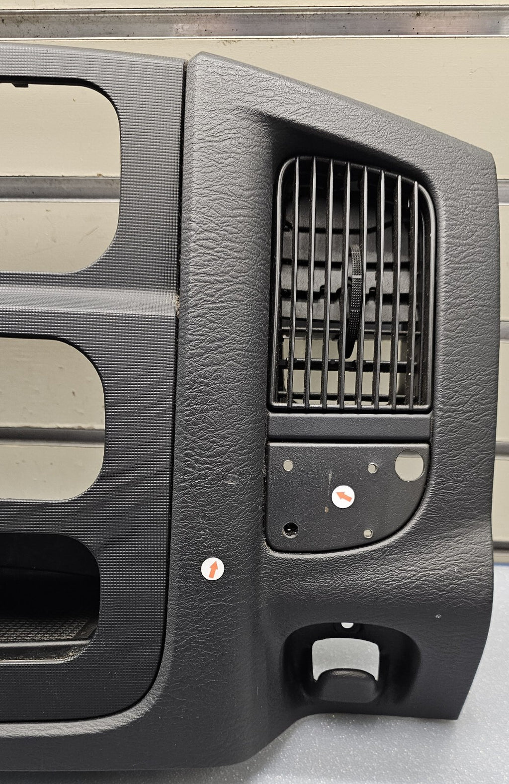 🔥02-05 Dodge RAM Dash RADIO Audio Stereo Bezel Climate Trim Panel Black B10