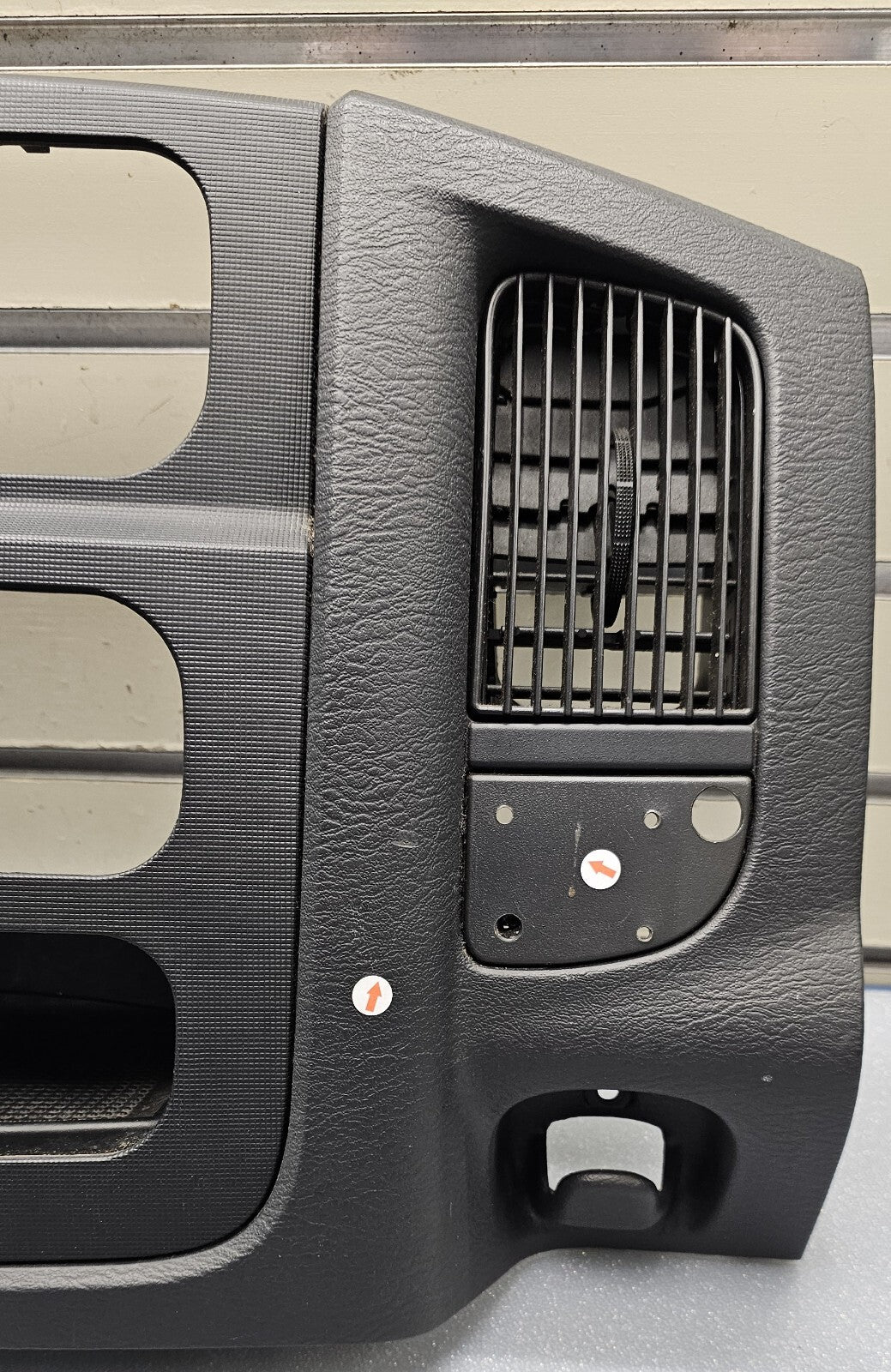 🔥02-05 Dodge RAM Dash RADIO Audio Stereo Bezel Climate Trim Panel Black B10