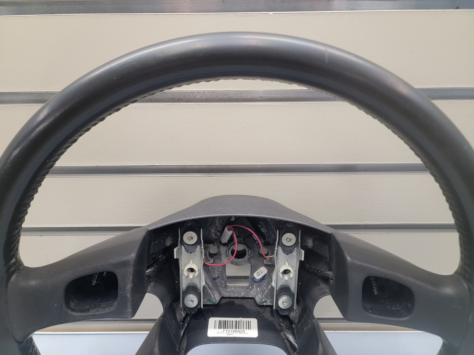 02-09 Trailblazer Envoy03-06 SILVERADO SIERRA YUKON STEERING WHEEL LEATHER BLACK