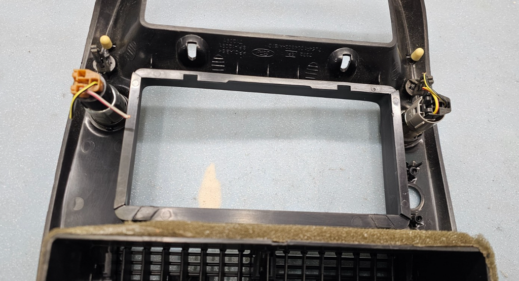 95-10 Ranger Explorer Center Dash Radio Stereo Display Bezel Trim Panel BLACK B2