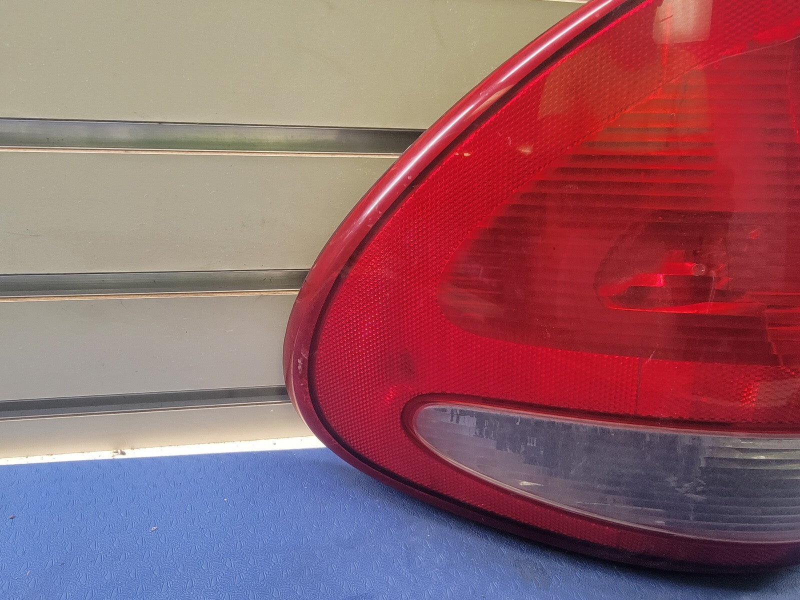 🔥04-07 chrysler Town Country Dodge Grand Caravan Passenger Tail light Assembly