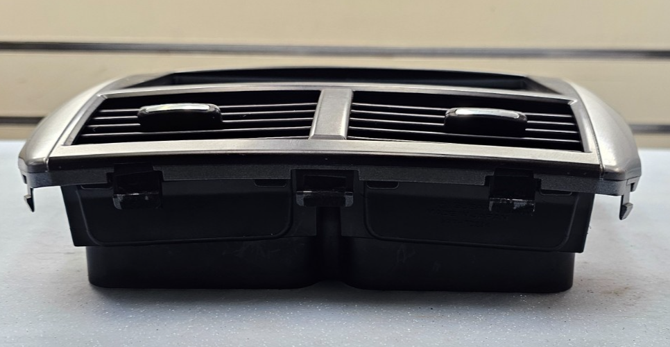 🔥2009-2013 Subaru Forester Center Dash Radio Bezel Trim With Air Vents OEM