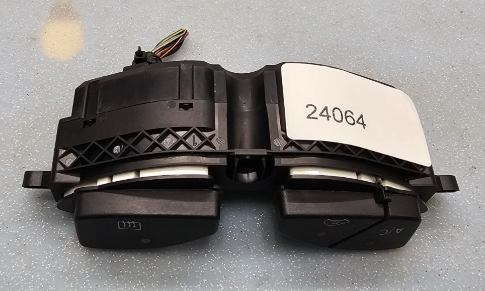 🔥05-07 Ford Focus AC Heater Climate Temperature Air Rear Defrost Dash Switch
