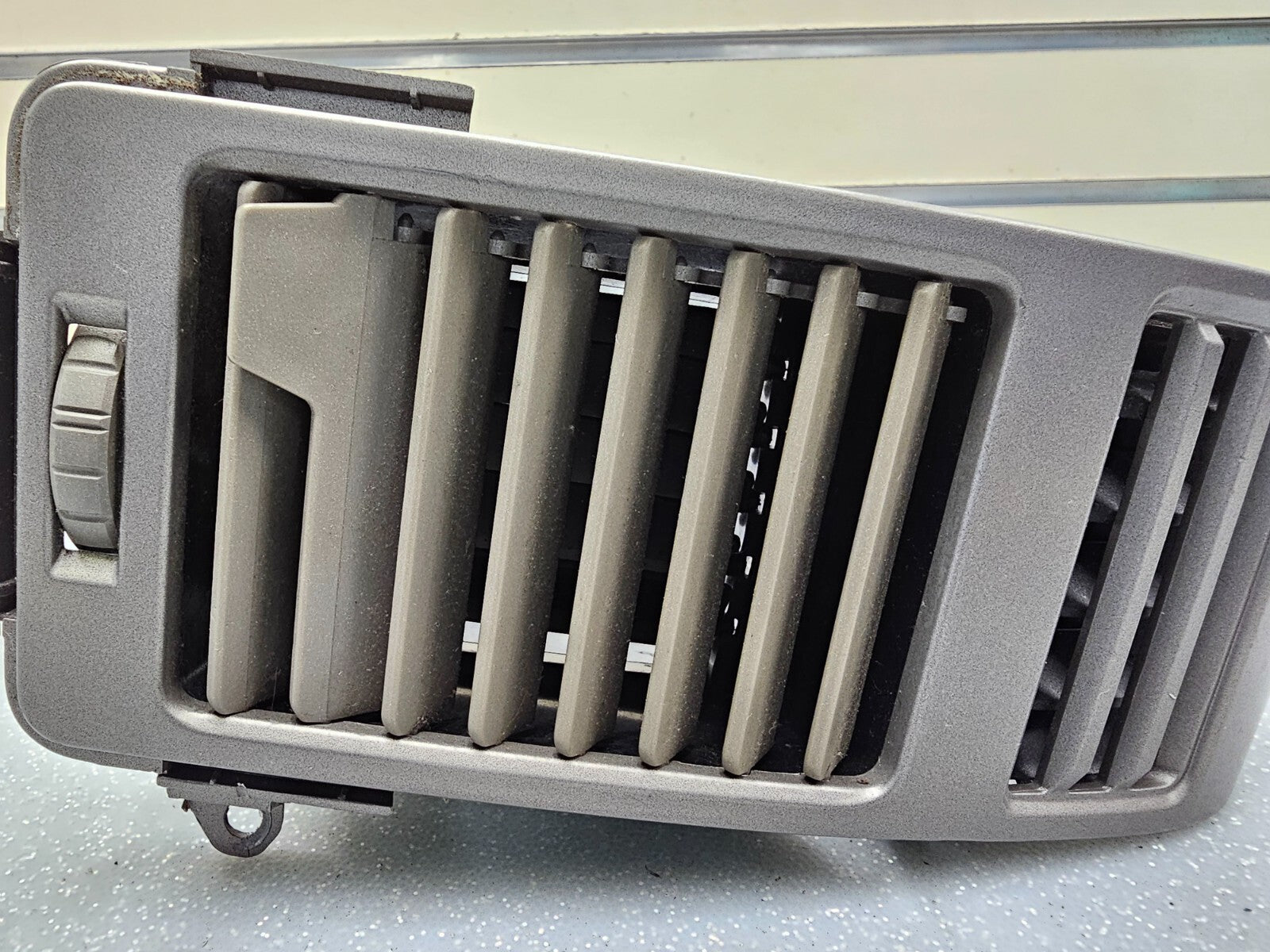 05-15 TITAN ARMADA QX56 DASH RIGHT PASSENGER AIR VENT HEATER FILTER CONDITIONER