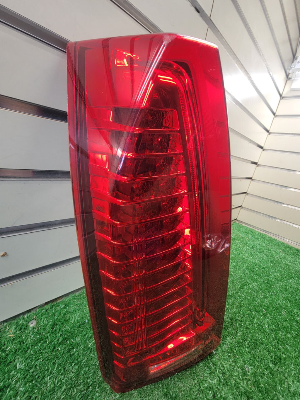 🔥2008-2013 Cadillac CTS Sedan Taillight Lamp Assembly left Driver Side Chrome