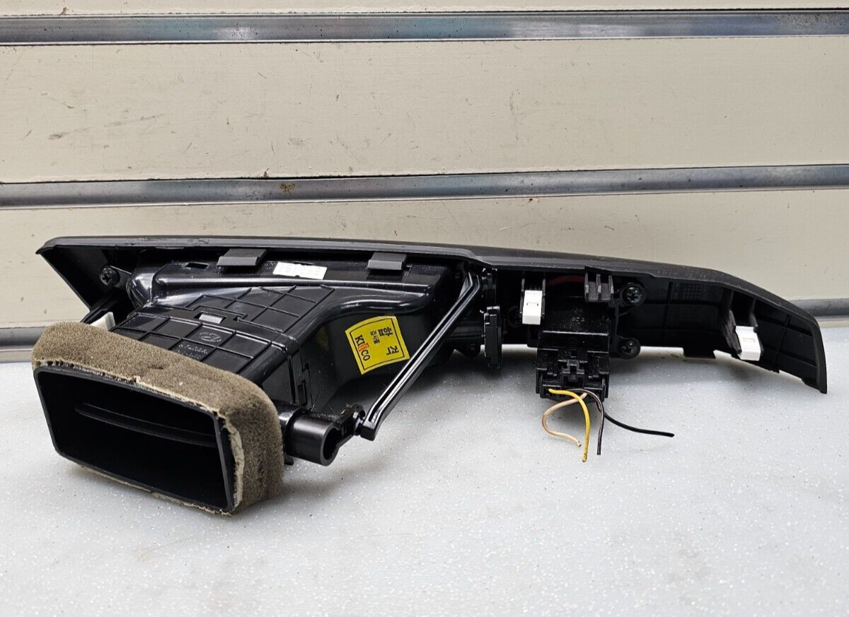 🔥2007-2012 Hyundai Veracruz Driver Left Center Dash AIR Vent
