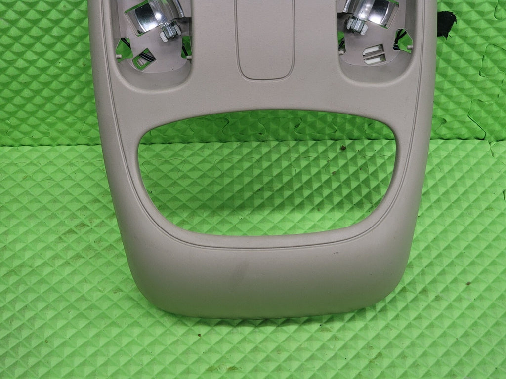 🔥2002-2005 Dodge Ram 1500 OverHead Console Map Dome TAN