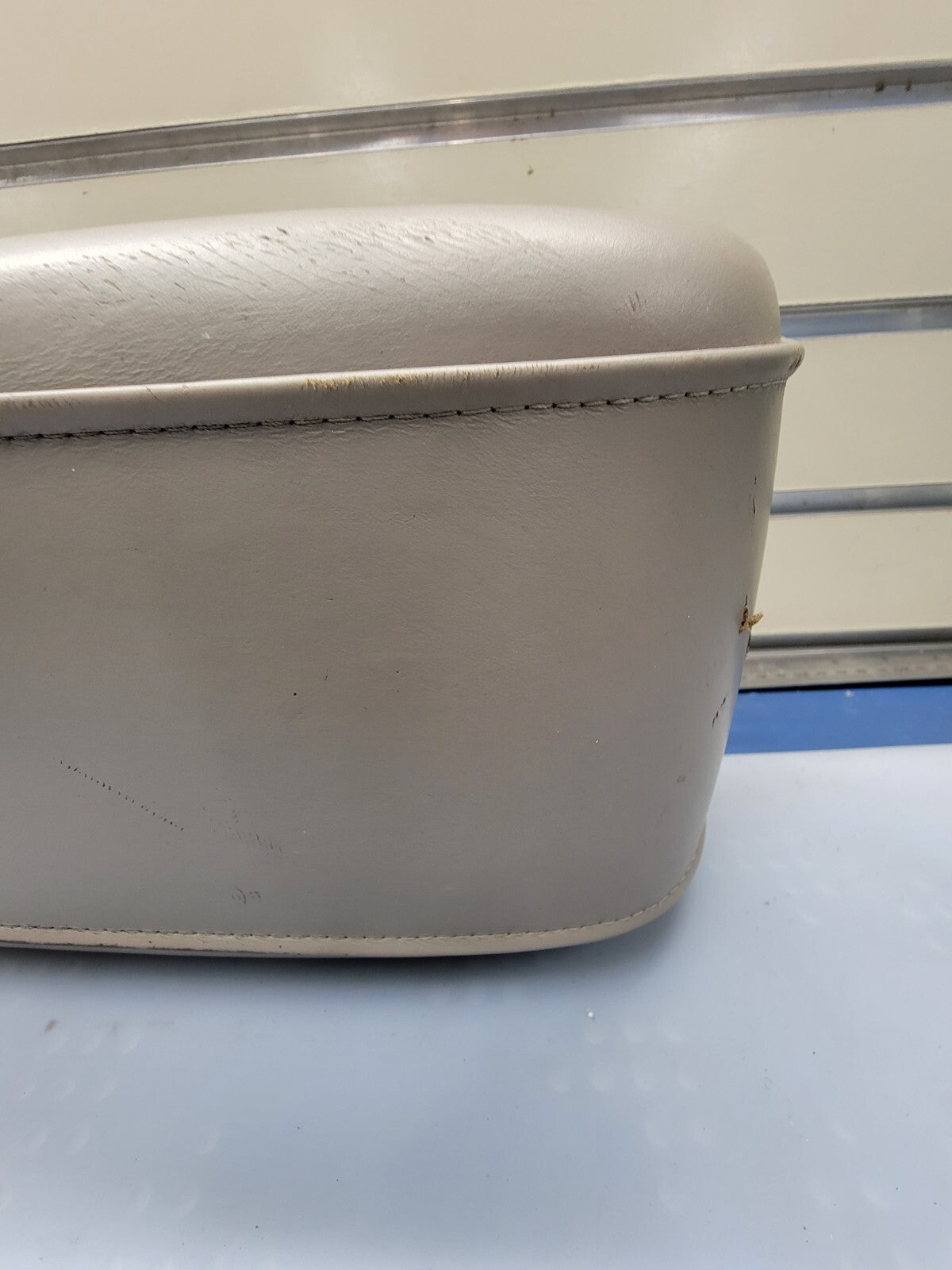 🔥2002-2005 Hyundai XG350 Center Console Arm Rest Lid Cover Tan OEM