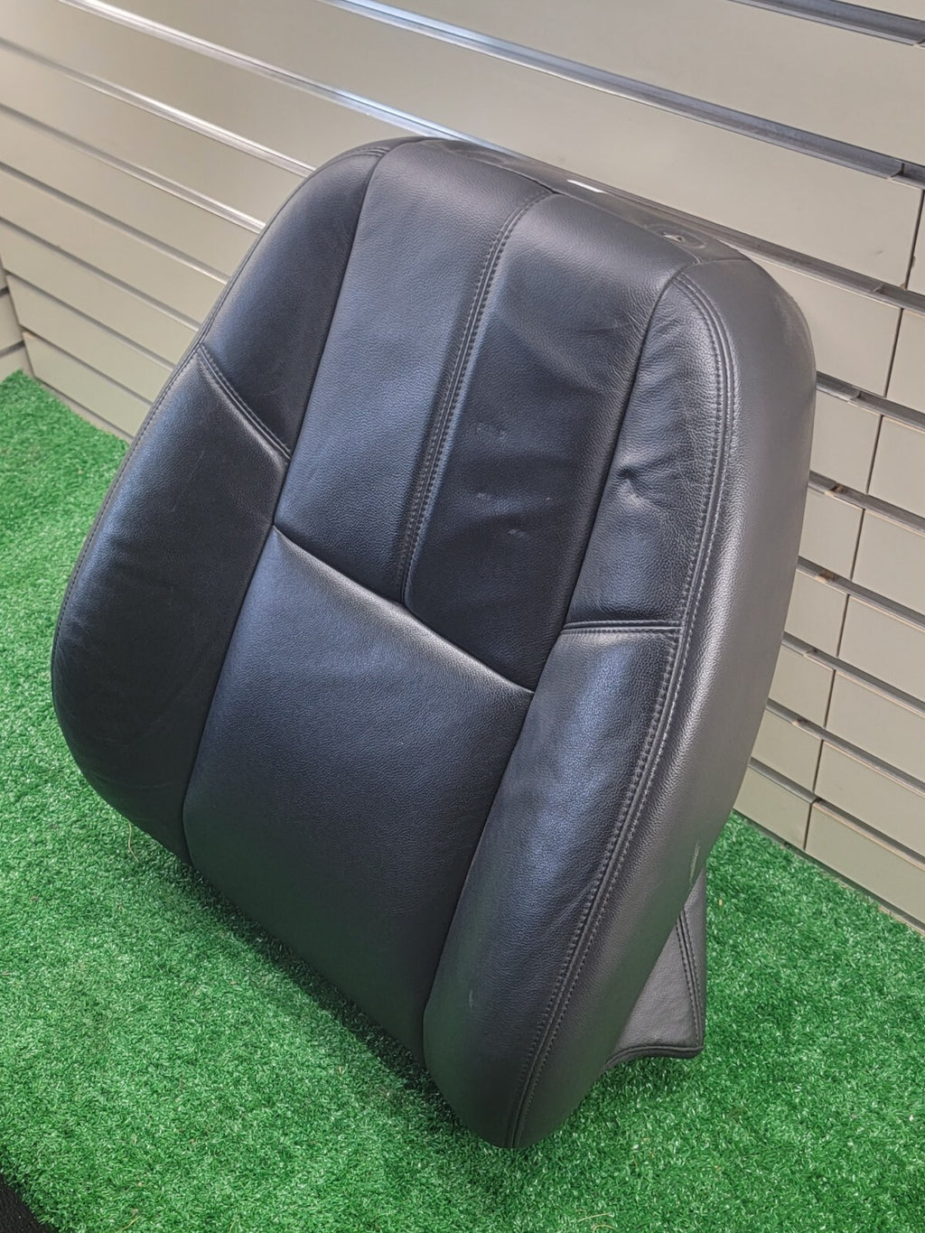 🔥07-13 GMC Sierra 1500 2500 3500 Seat rest cushion leather front right black V4