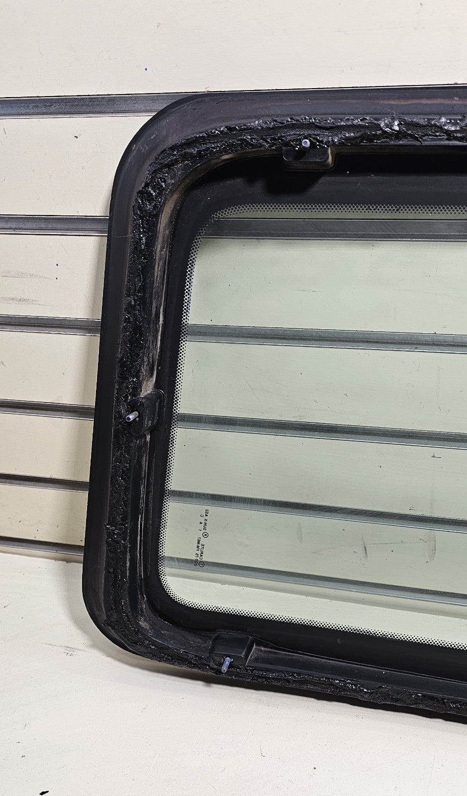 92-96 FORD F-150 F-250 F-350 Rear Side RH Window Passenger Quarter Glass Fits