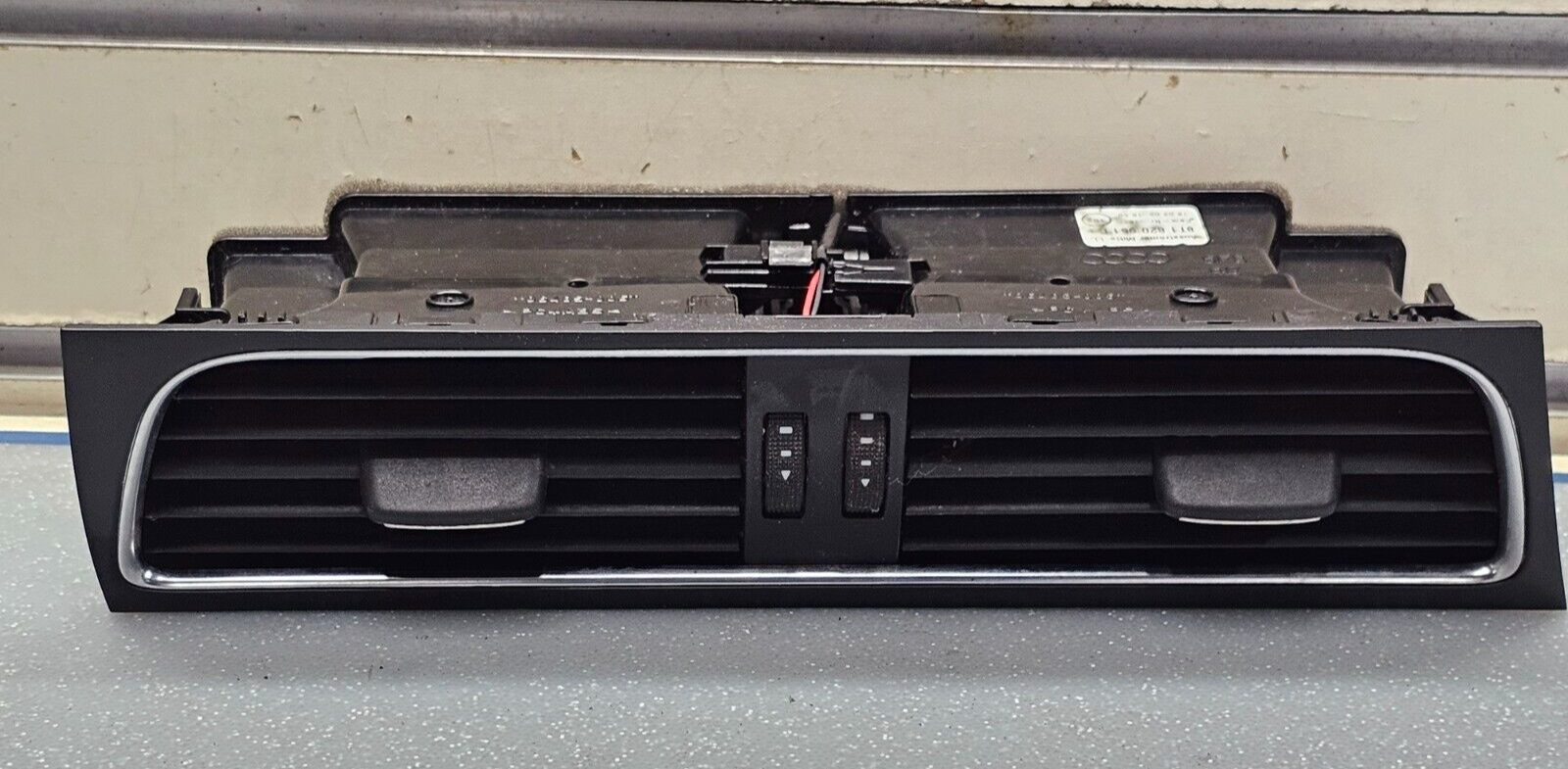 09-12 Audi A4 S4 A5 Center Dash AC Air Vent Heater Conditioner Instrument Black