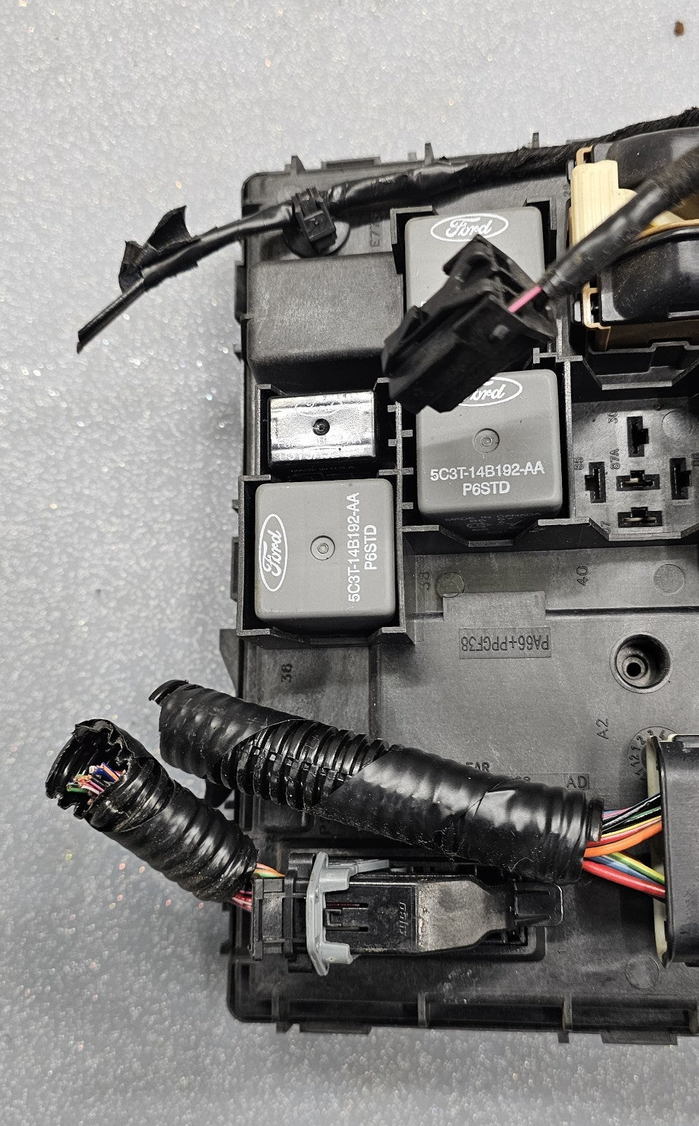 🔥05-07 Ford Escape Interior Relay Fuse Box Cabin
