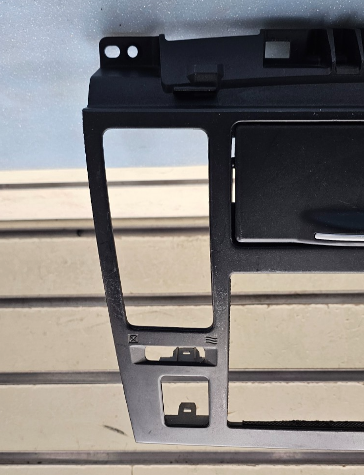 🔥07-12 Nissan VERSA Dash AM FM Radio Stereo Display Bezel Trim Panel Black B74