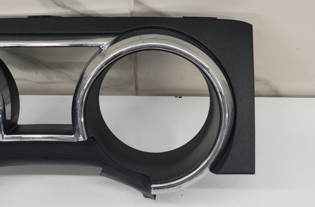🔥05-09 Mustang Dash Instrument Cluster Bezel Speedometer Trim Chrome/Black C32