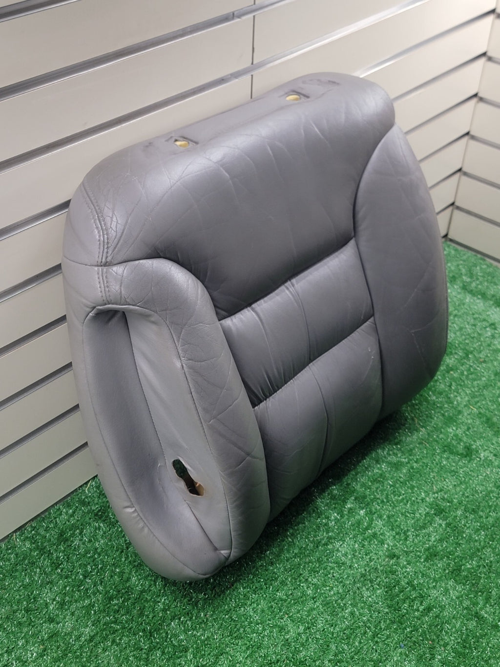 🔥1995-1999 Chevy GMC Silverado  Seat rest cushion leather front left V2 gray