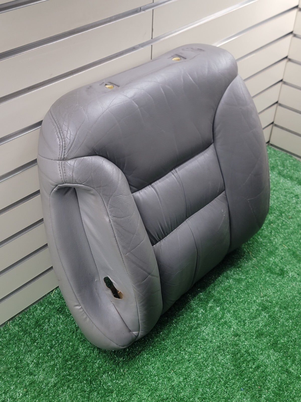🔥1995-1999 Chevy GMC Silverado  Seat rest cushion leather front left V2 gray