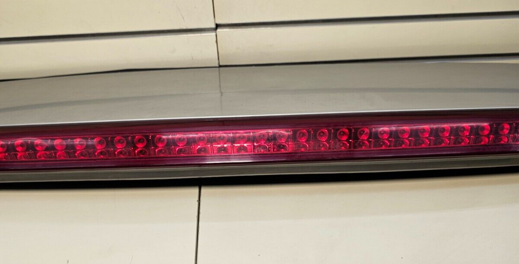 🔥2007-2014 CADILLAC ESCALADE LIFTGATE SPOILER WING 3RD THIRD TAILLIGHT GRAY