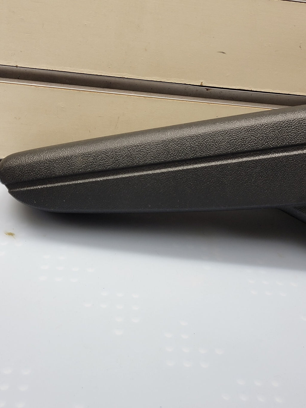 08-11 CARAVAN TOWN & COUNTRY RIGHT PASSENGER SIDE FRONT SEAT ARMREST GRAY