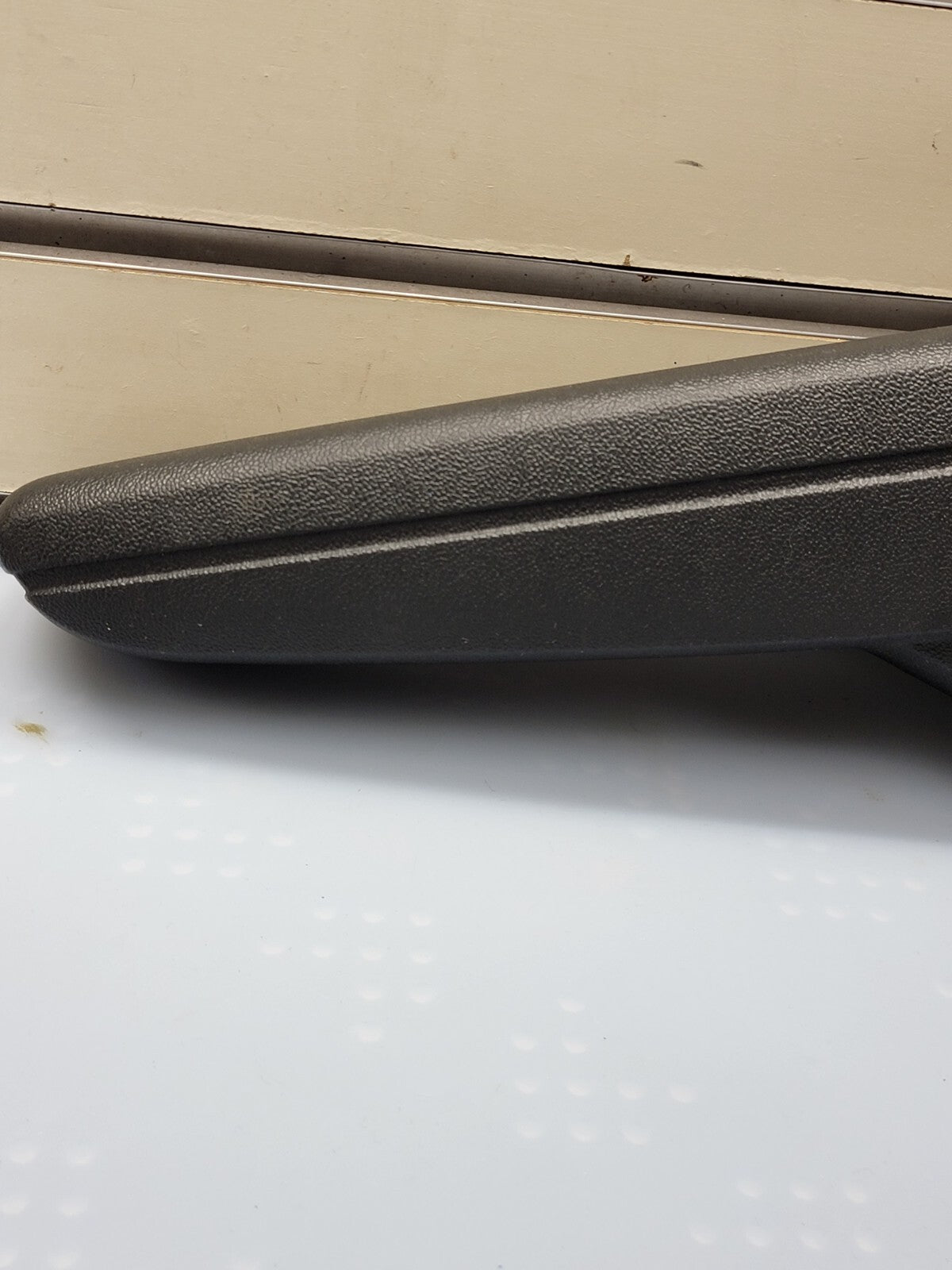 08-11 CARAVAN TOWN & COUNTRY RIGHT PASSENGER SIDE FRONT SEAT ARMREST GRAY