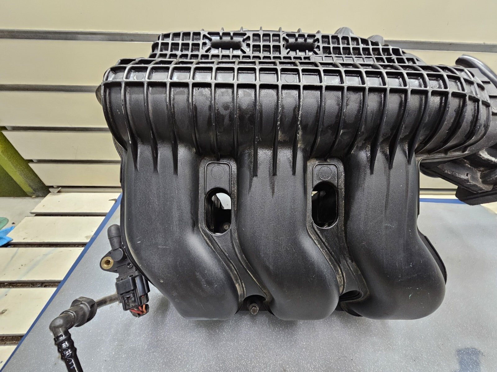 🔥05-07 Ford 500 Freestyle Upper Intake Manifold 3.0L Plenum OEM