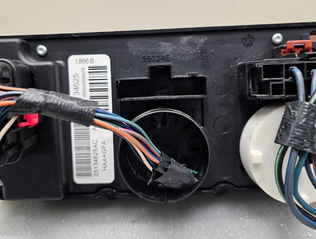 04-07 Dodge Caravan Town Country Dash AC Climate Temperature Heater Control OEM