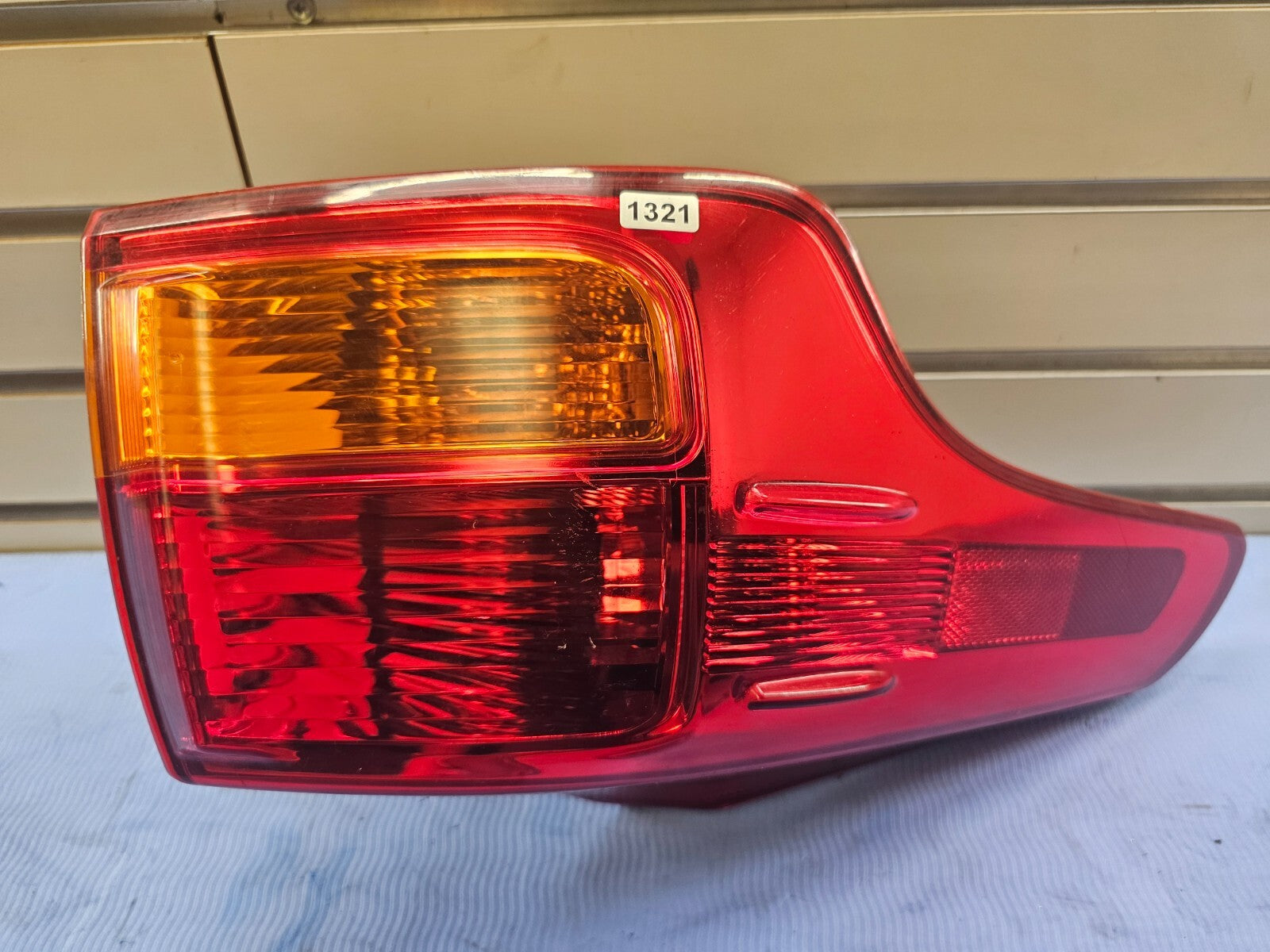 🔥13-16 Toyota RAV4 Rear Outer Left Driver Tail Brake Stop light Lamp Assembly
