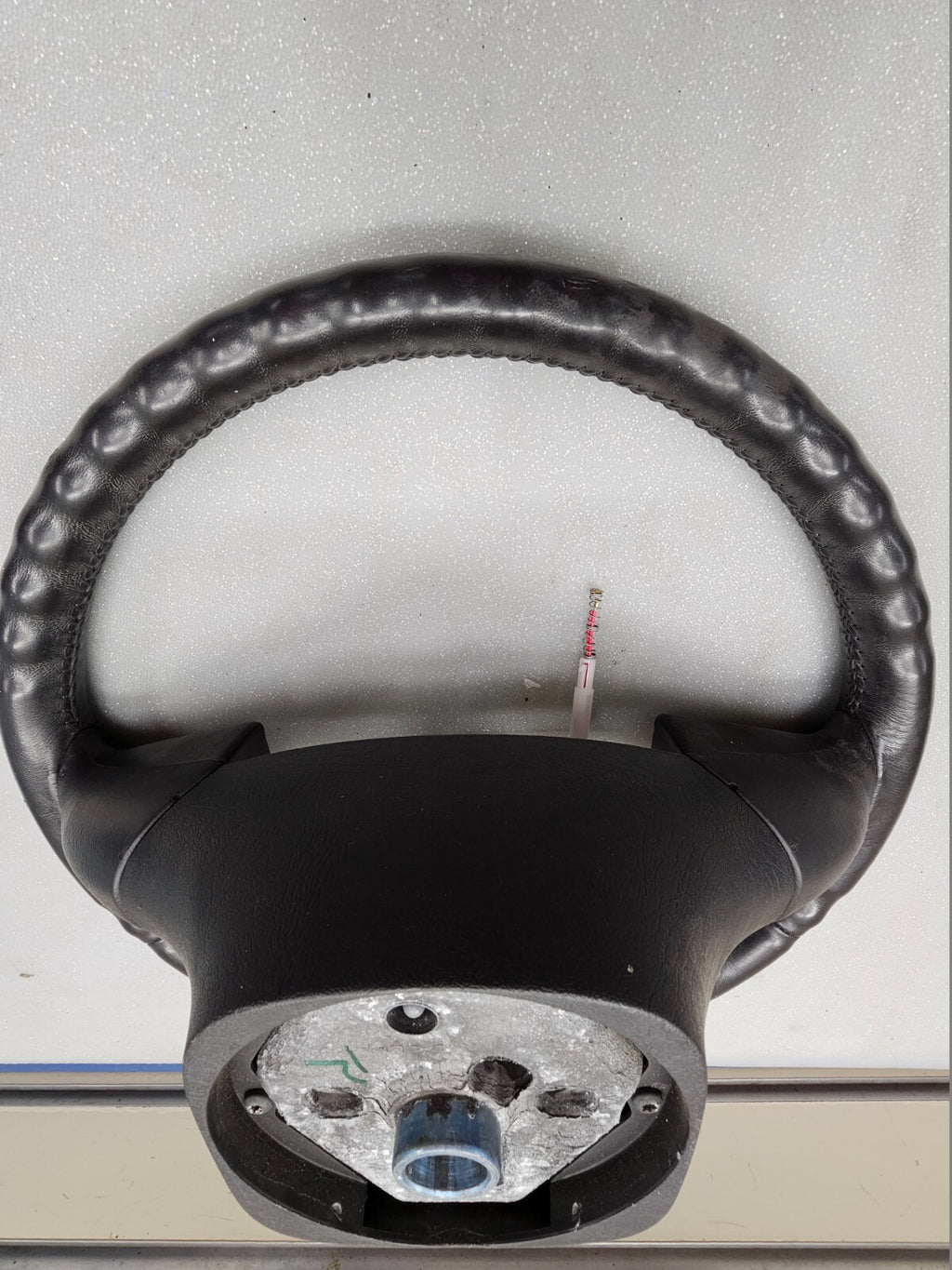 02-09 Trailblazer Envoy03-06 SILVERADO SIERRA YUKON STEERING WHEEL LEATHER BLACK