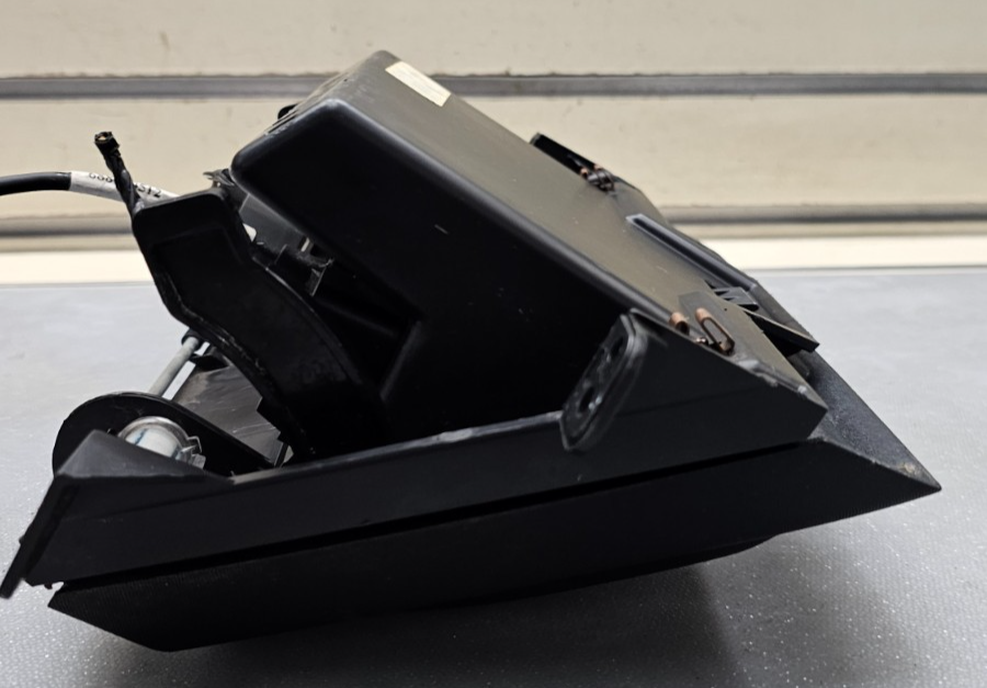 🔥12–14 Ford F-150 Lower Dash Storage Bin USB AUX LINE IN Ports