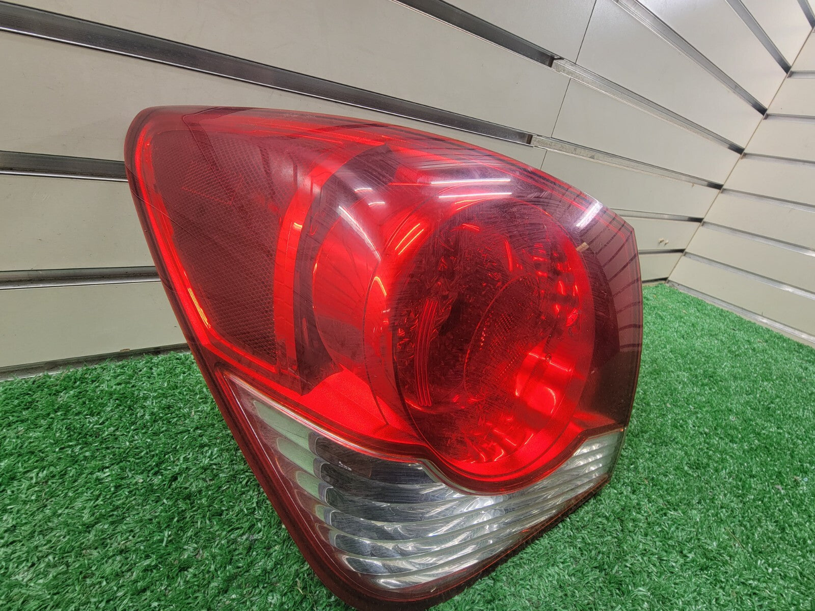 🔥11-15 CHEVY CRUZE Left Driver Side Tail Light Lamp Assembly Chrome Quarter OEM