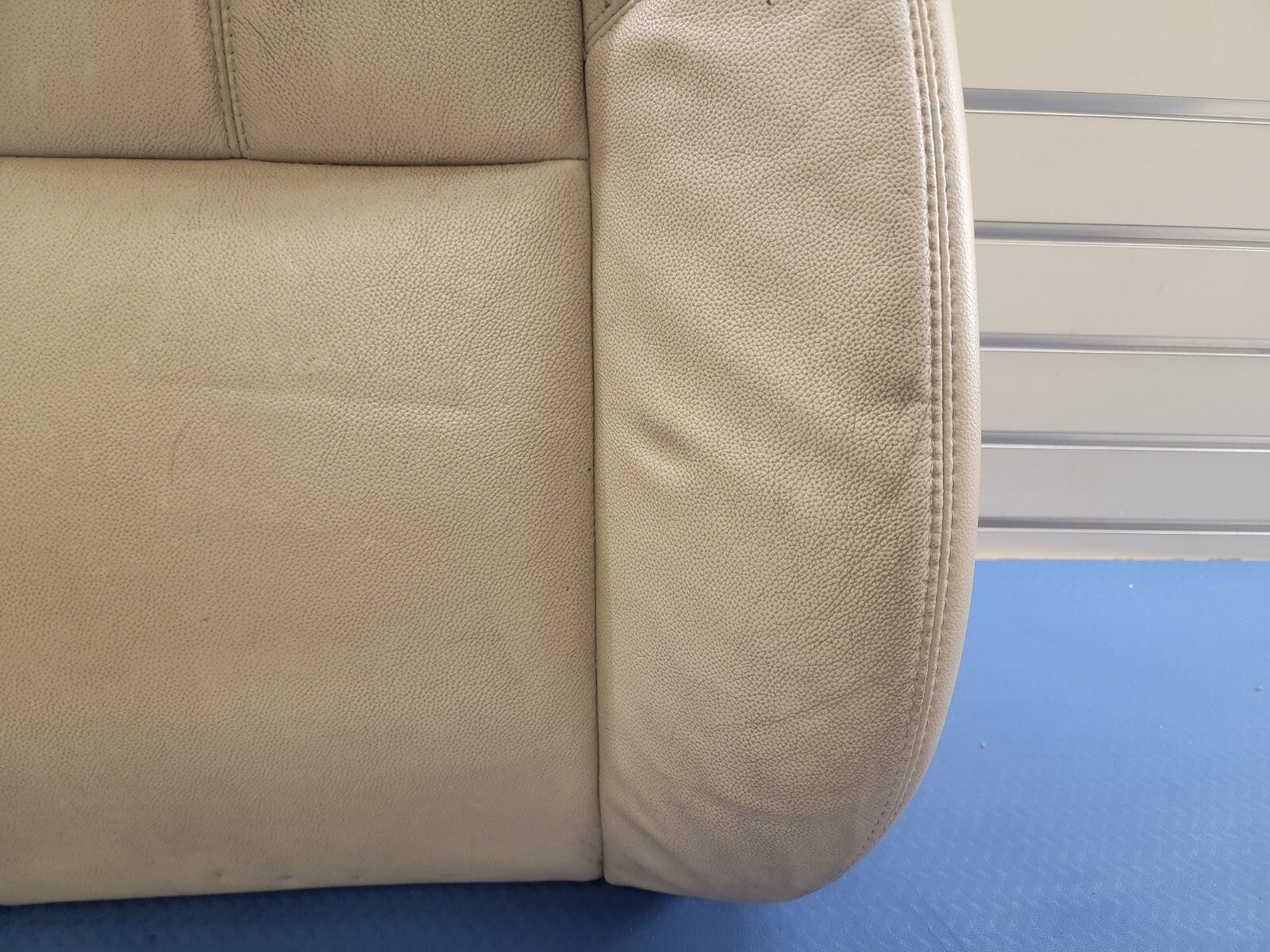 🔥07-13 GMC Sierra 1500 2500 3500 Seat rest cushion leather front right TAN V4