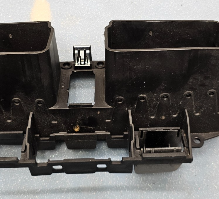🔥05-06 Chevrolet Equinox Pontiac Torrent Front Dash Hazard AC Air Vent Grill